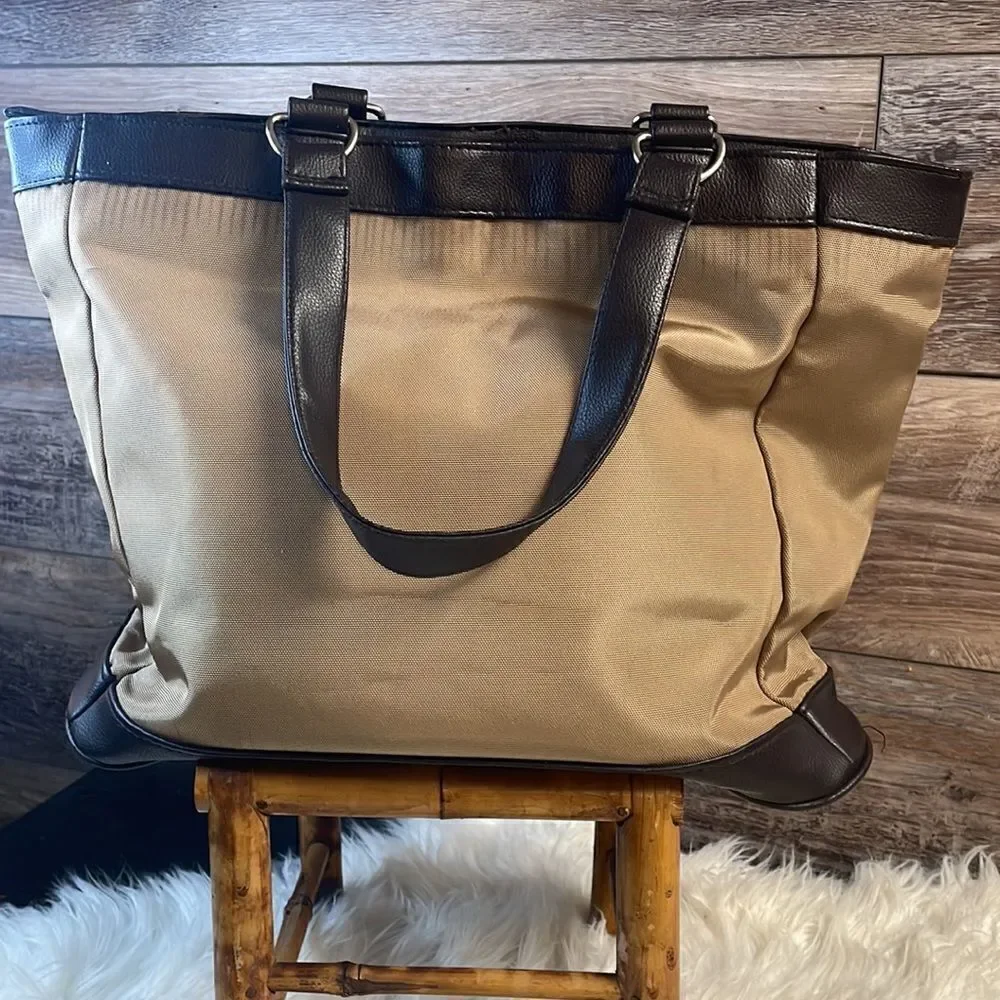 Large Brown and Tan Tote Beach Carry on Bag, Brand Unknown